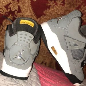 Jordan 4 retro